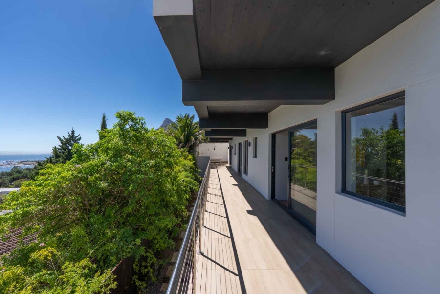 7 Bedroom Property for Sale in Camps Bay Western Cape